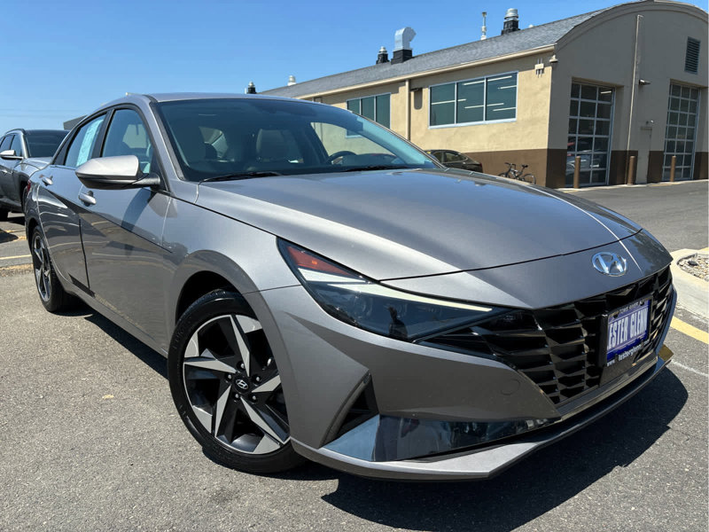 Certified 2023 Hyundai Elantra Limited w/ Cargo Package image 1
