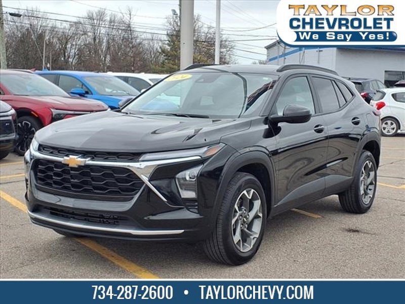 Certified 2024 Chevrolet Trax LT w/ Driver Confidence Package image 1