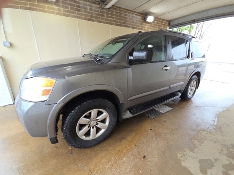 Used 2015 Nissan Armada SV image 1