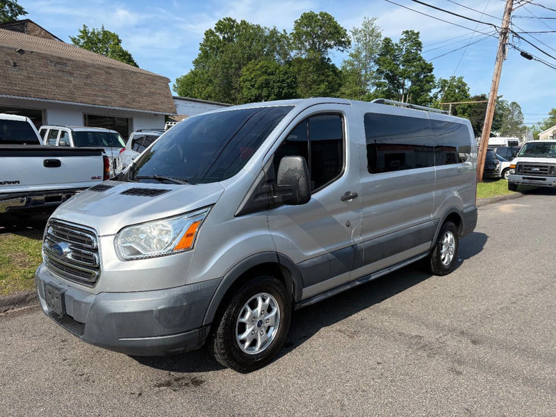 Used 2015 Ford Transit 150 XLT image 1