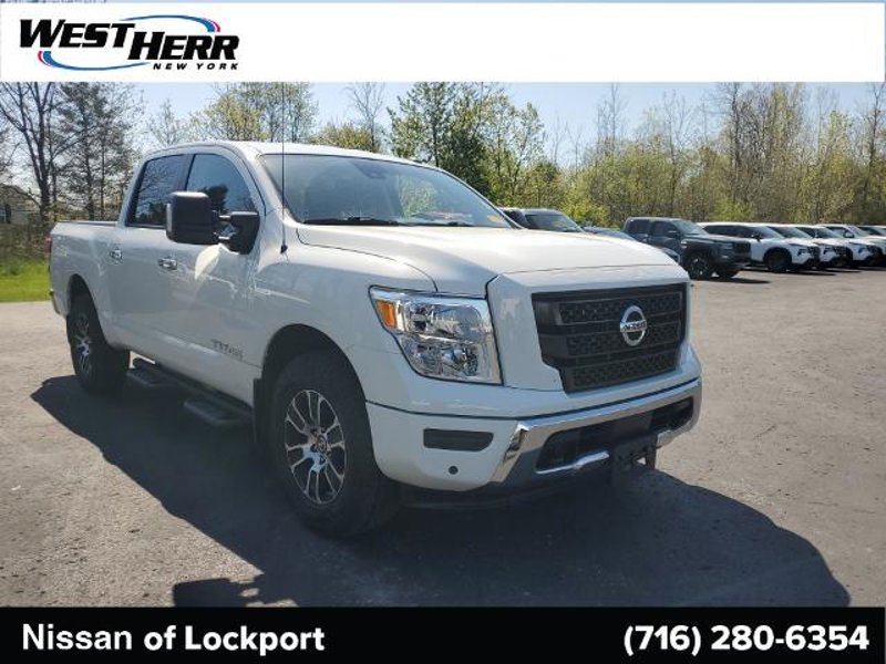 Certified 2021 Nissan Titan SV w/ SV Convenience Package image 1