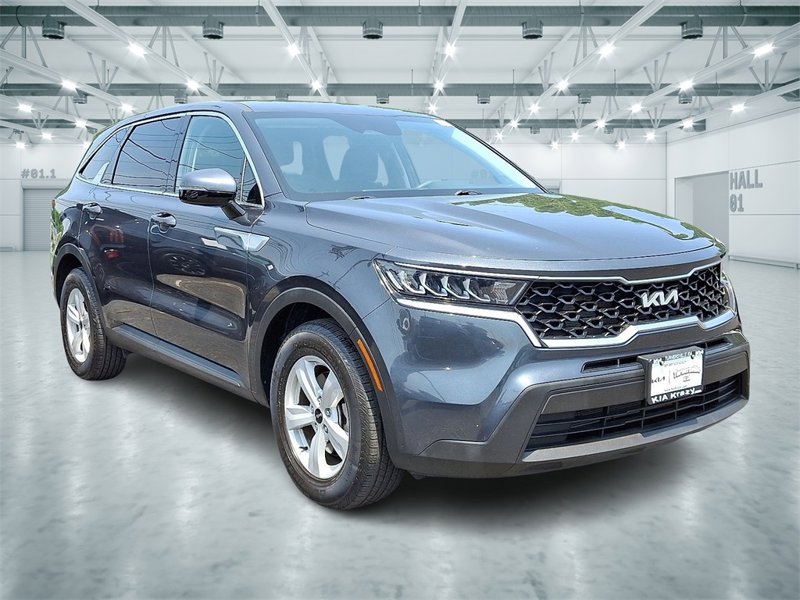 Certified 2022 Kia Sorento LX image 1