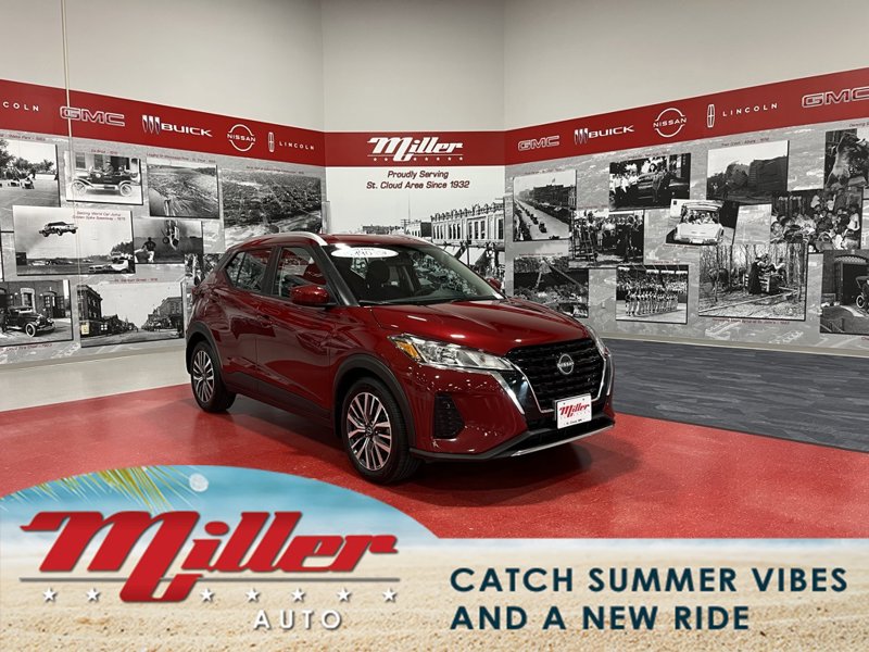 Used 2022 Nissan Kicks SV image 1