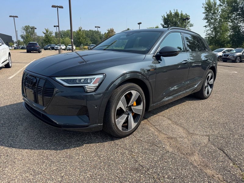 Certified 2022 Audi e-tron Premium Plus image 1