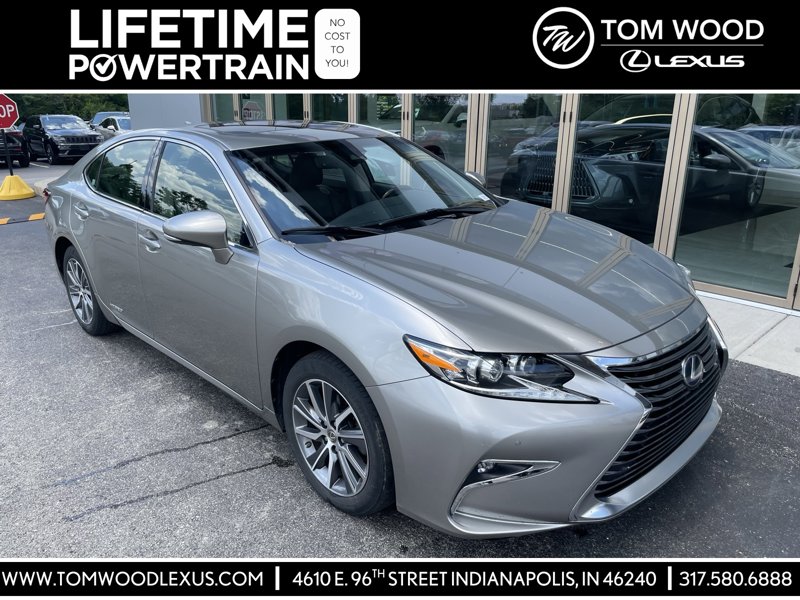 Used 2017 Lexus ES 300h image 1