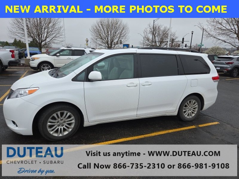 Used 2013 Toyota Sienna XLE image 1