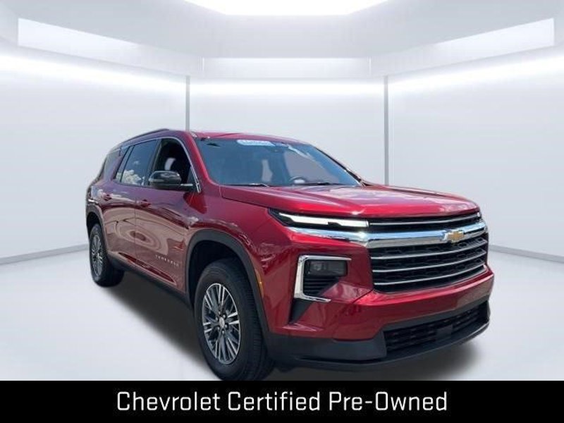 Certified 2025 Chevrolet Traverse LT image 1