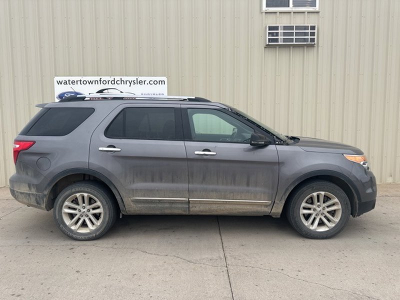 Used 2013 Ford Explorer XLT image 1