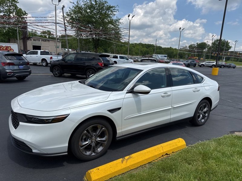 Certified 2024 Honda Accord EX image 1