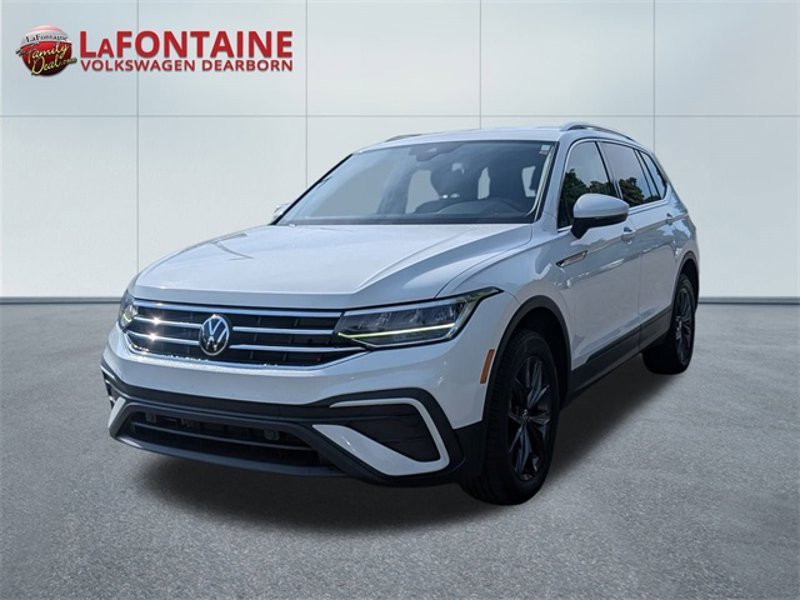 Certified 2022 Volkswagen Tiguan SE image 1