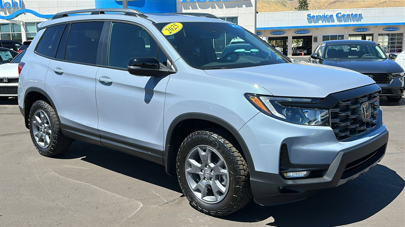 Certified 2025 Honda Passport TrailSport image 1