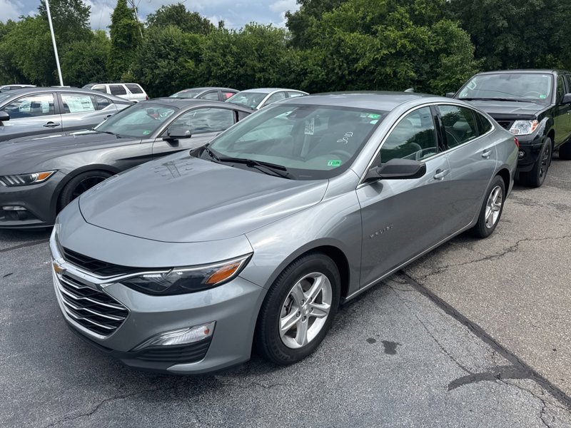 Used 2023 Chevrolet Malibu LS image 1