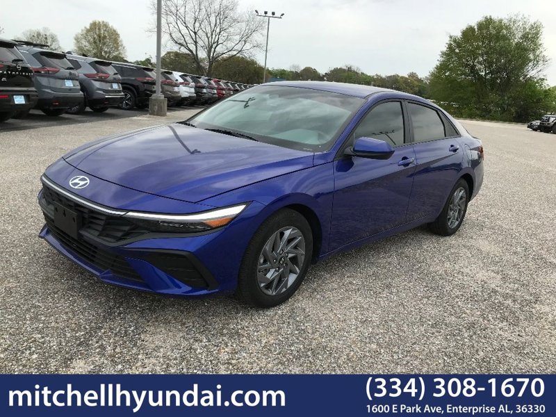 Certified 2024 Hyundai Elantra SEL image 1