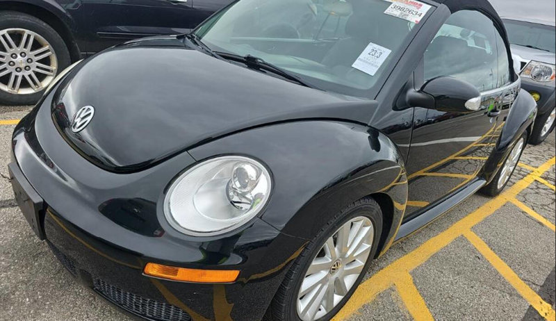 Used 2008 Volkswagen Beetle SE image 1