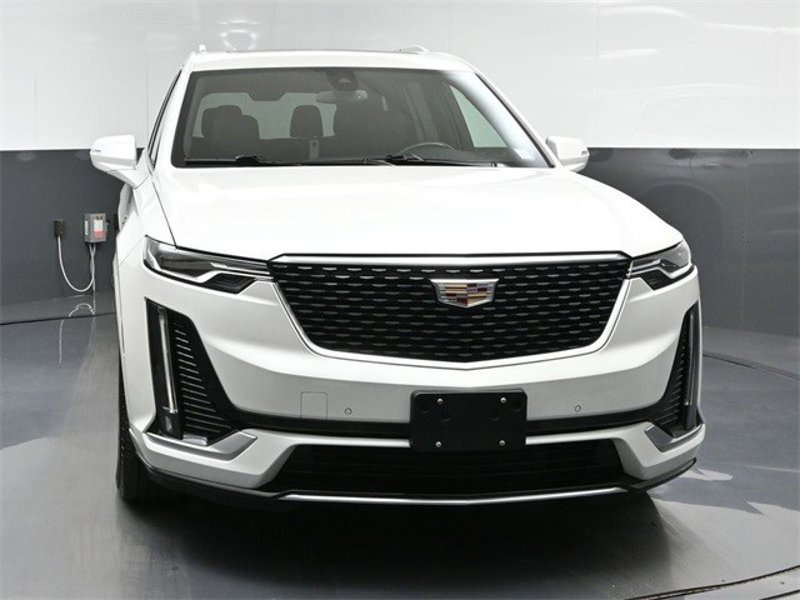 Certified 2022 Cadillac XT6 Premium Luxury image 1
