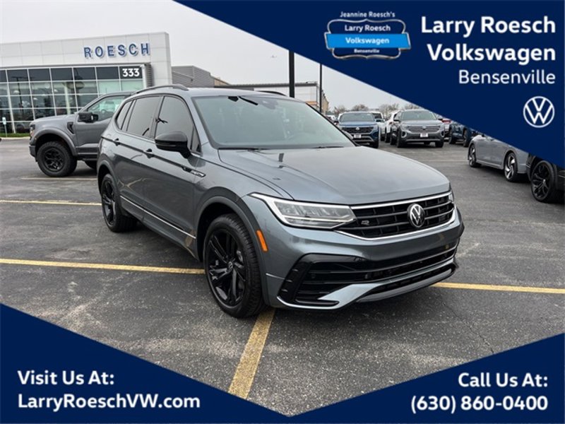 Certified 2023 Volkswagen Tiguan SE R-Line image 1