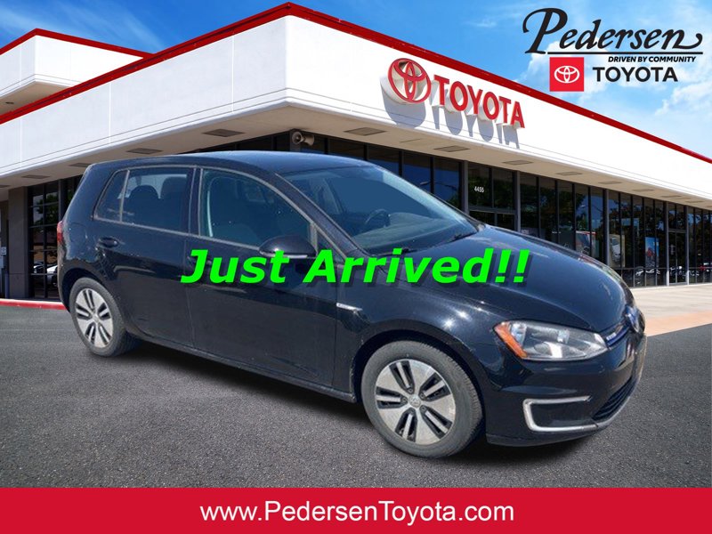 Used 2016 Volkswagen e-Golf SE w/ DC Fast Charging Package image 1