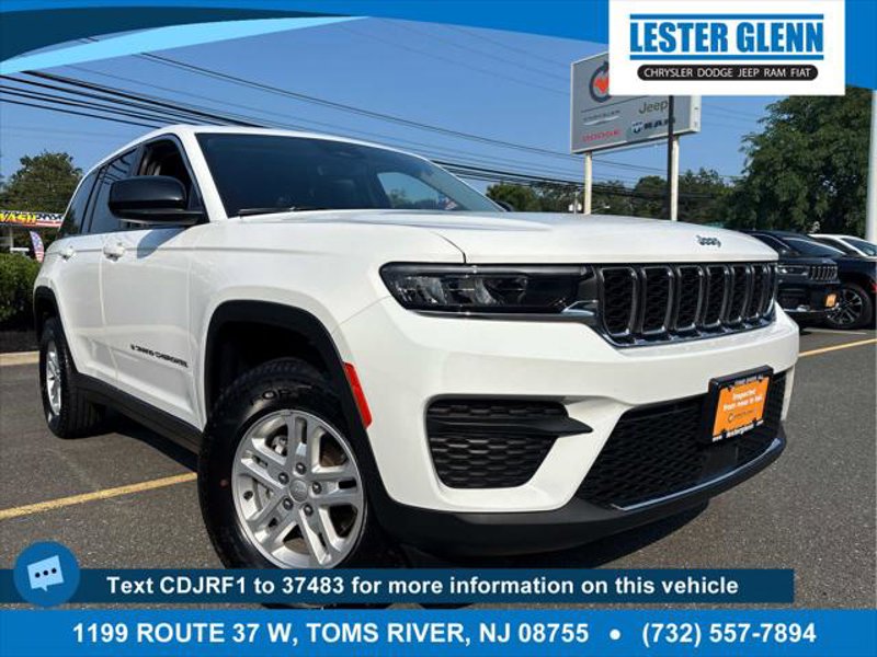Certified 2023 Jeep Grand Cherokee Laredo image 1