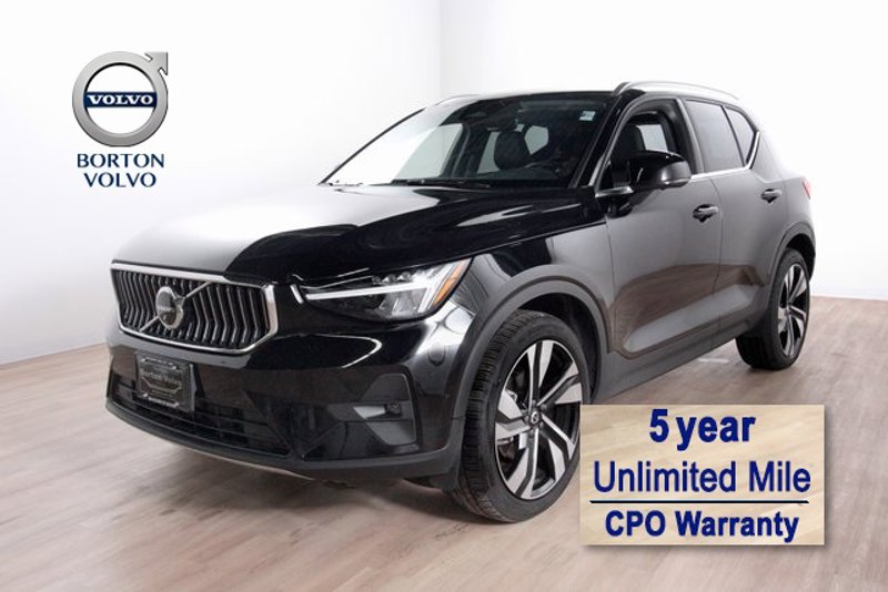 Certified 2025 Volvo XC40 B5 Plus image 1
