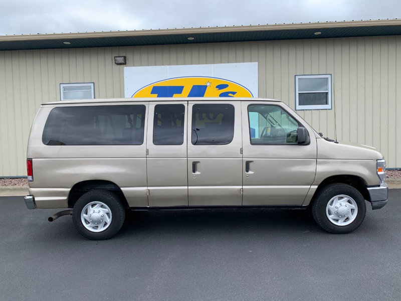 Used 2011 Ford E-350 and Econoline 350 XLT image 1
