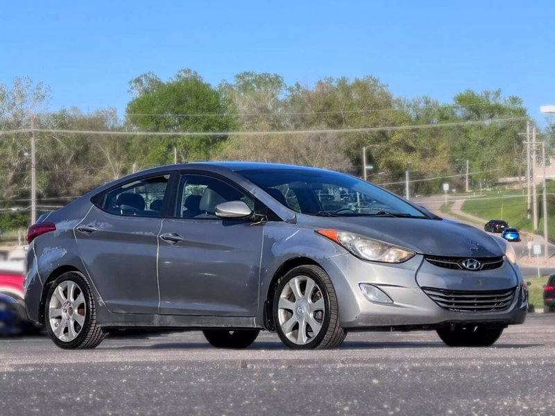 Used 2013 Hyundai Elantra Limited image 1