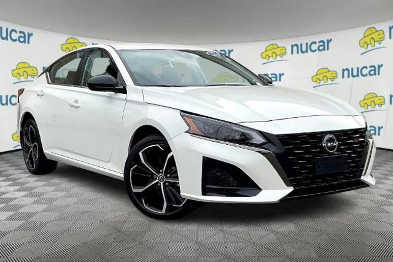 Certified 2024 Nissan Altima 2.5 SR image 1