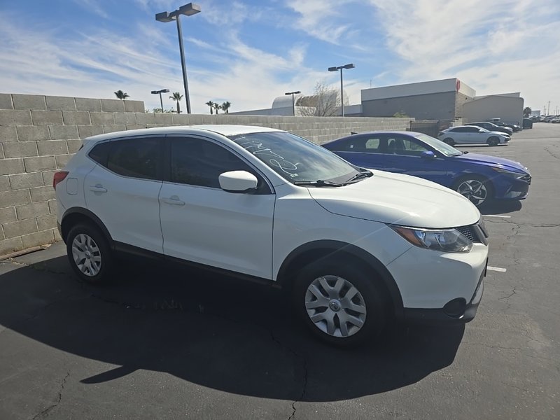 Used 2018 Nissan Rogue Sport S image 1
