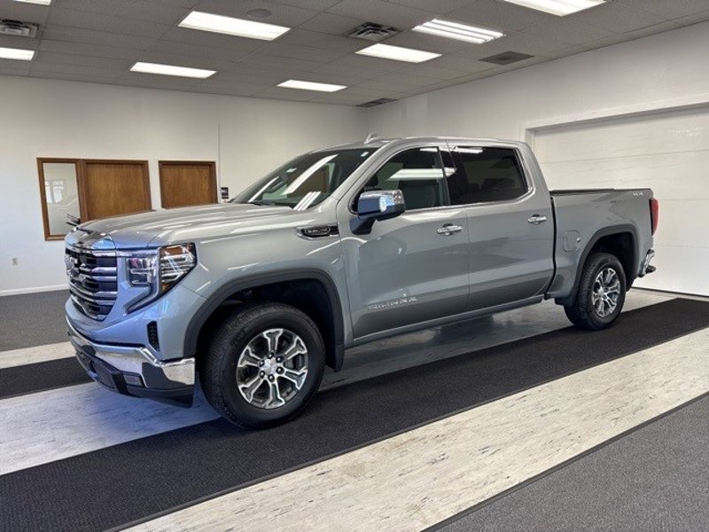 Certified 2025 GMC Sierra 1500 SLT image 1