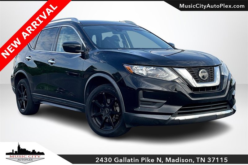 Used 2020 Nissan Rogue SV image 1