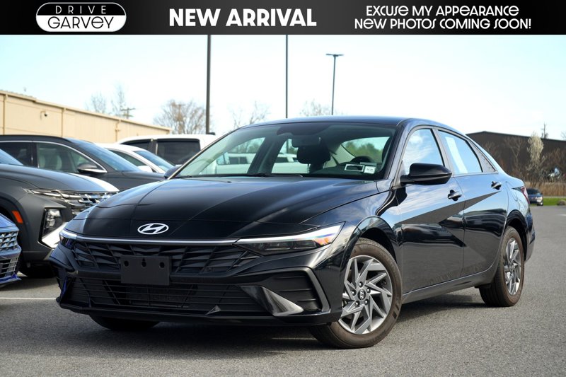 Certified 2024 Hyundai Elantra SEL image 1