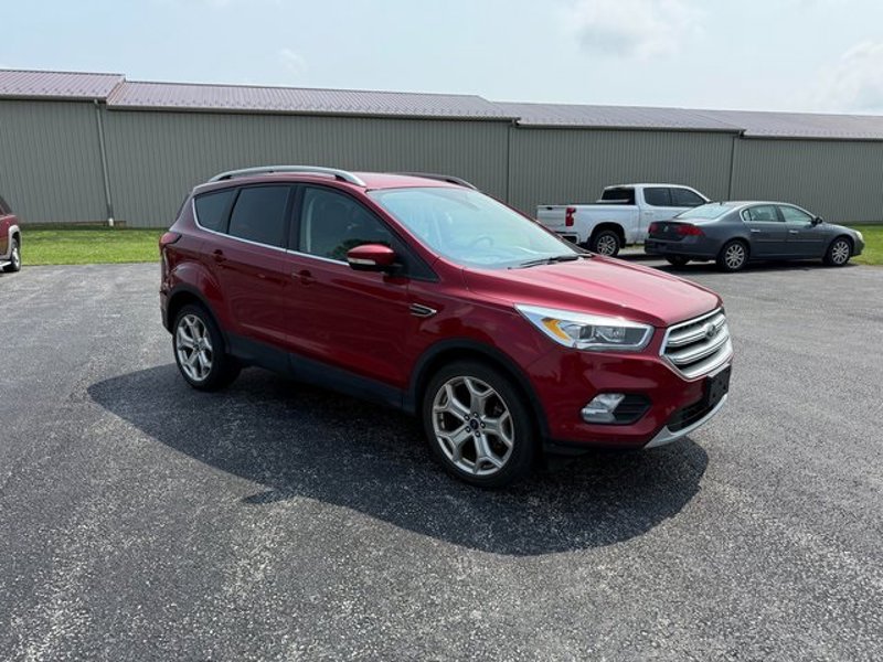Used 2019 Ford Escape Titanium image 1