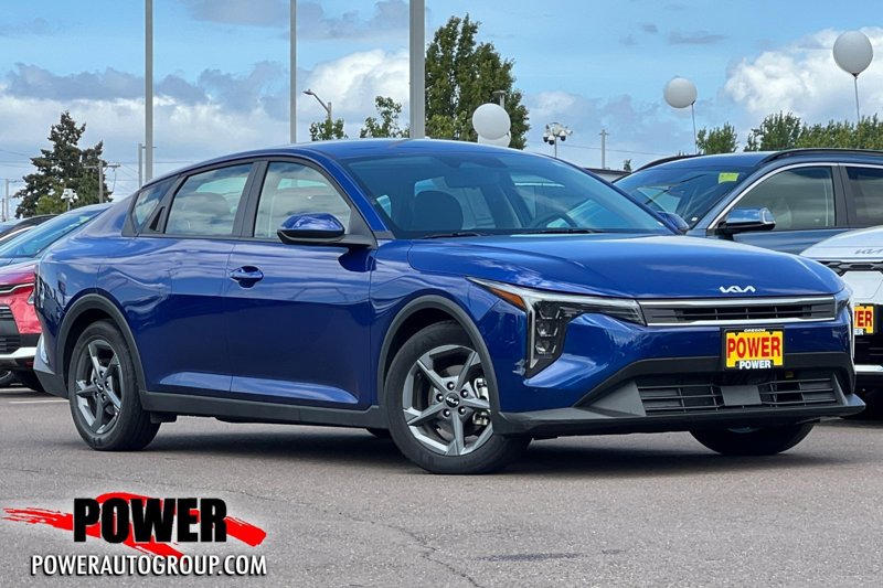 Certified 2025 Kia K4 LXS image 1