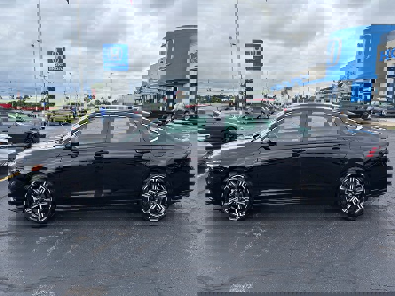 Certified 2023 Honda Accord Sport image 1