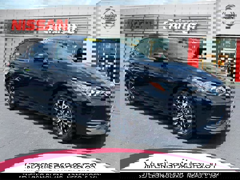 Certified 2023 Nissan Sentra SV image 1