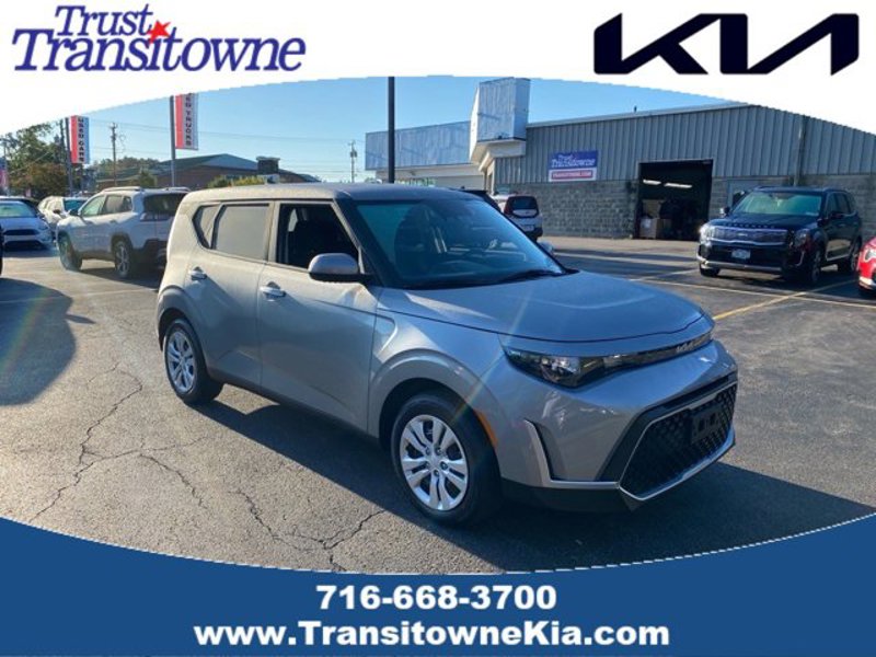Certified 2023 Kia Soul LX image 1