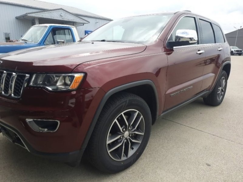 Used 2017 Jeep Grand Cherokee Limited image 1