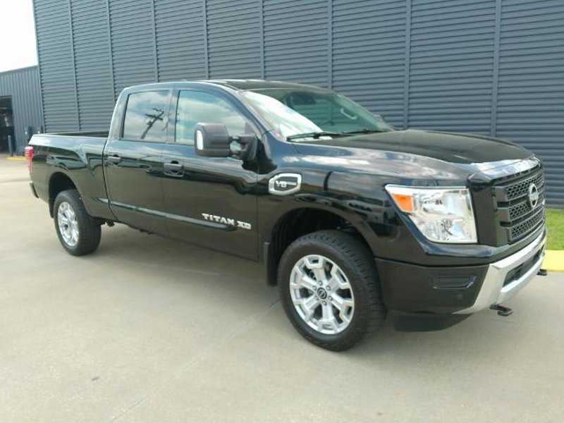 Certified 2024 Nissan Titan SV w/ SV Convenience Package image 1