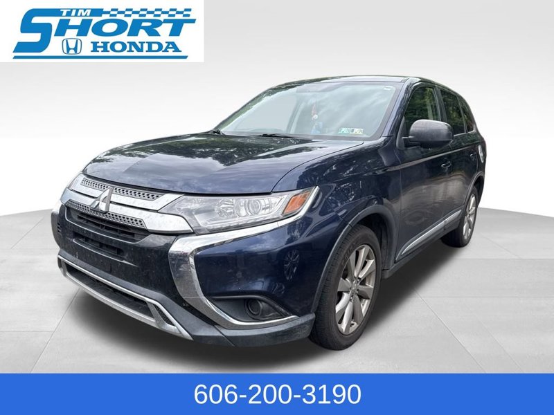 Used 2020 Mitsubishi Outlander SE image 1