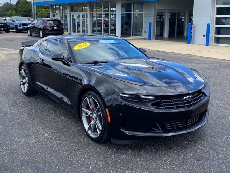 Certified 2023 Chevrolet Camaro LT image 1