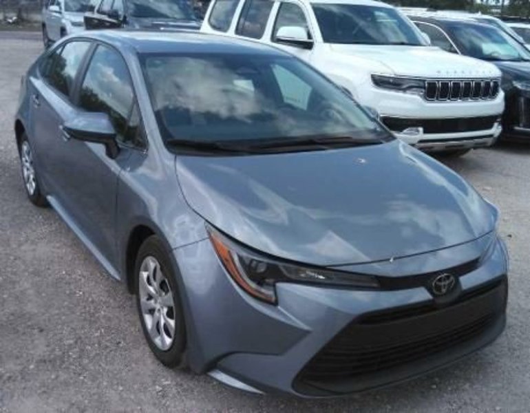 Used 2023 Toyota Corolla LE image 1