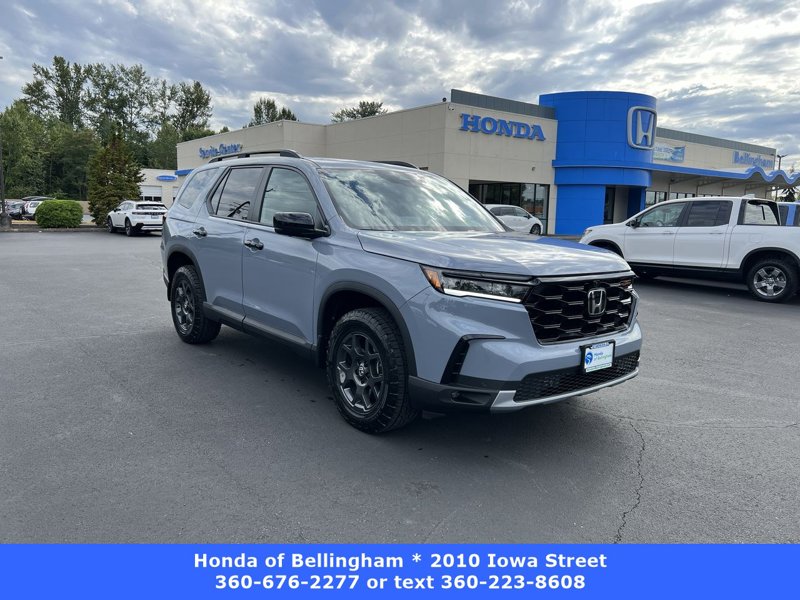 Certified 2025 Honda Pilot TrailSport image 1