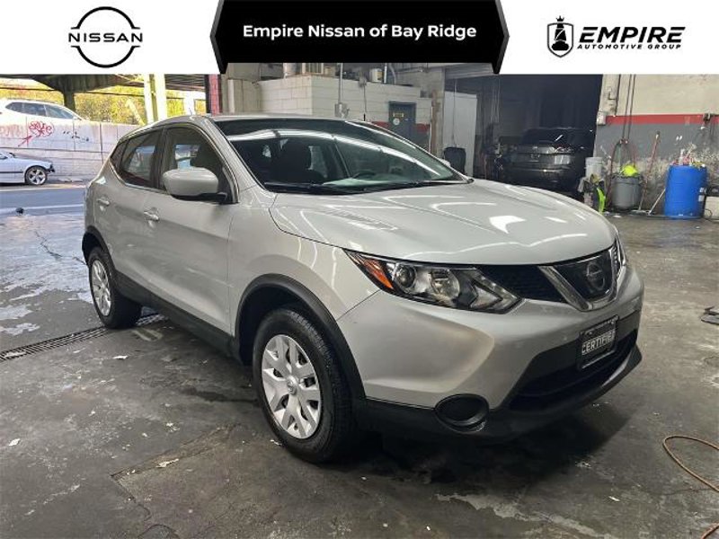 Certified 2019 Nissan Rogue Sport S image 1