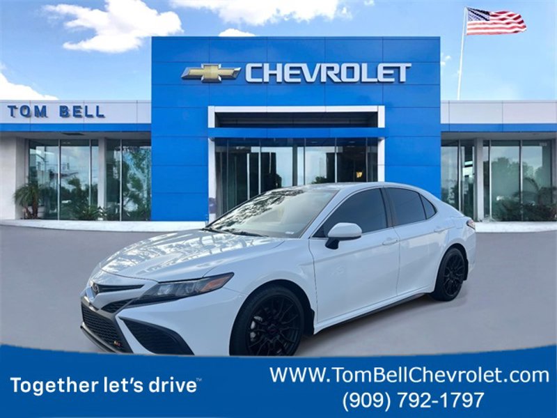 Used 2021 Toyota Camry SE w/ TRD Appearance Package (TMS) image 1