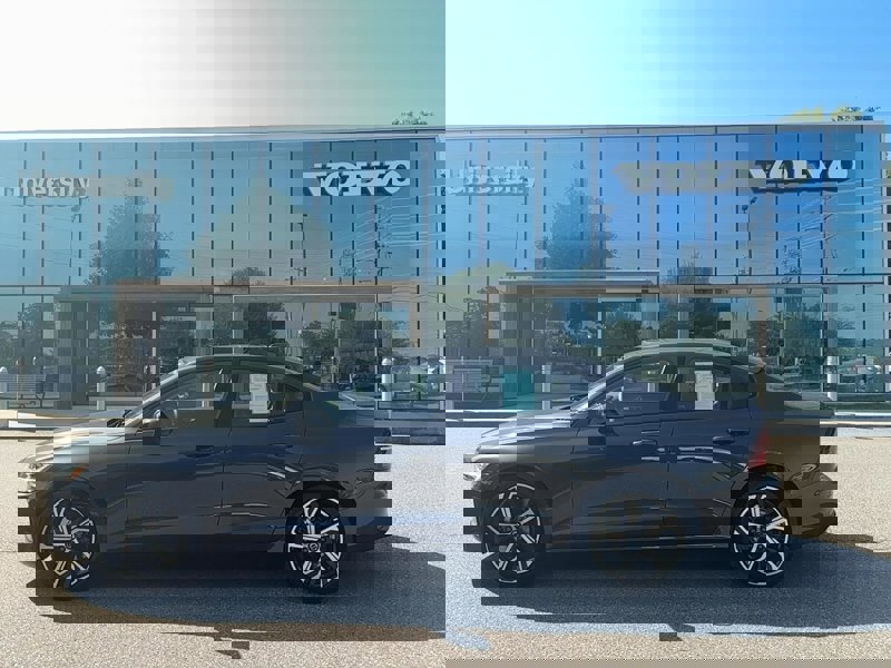 Certified 2025 Volvo S60 B5 Core image 1