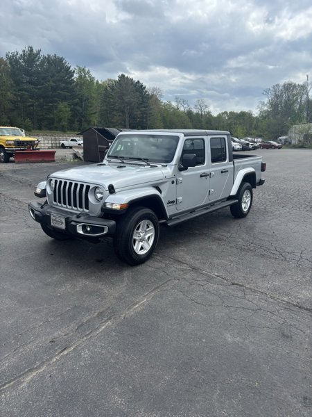 Used 2023 Jeep Gladiator Sport image 1
