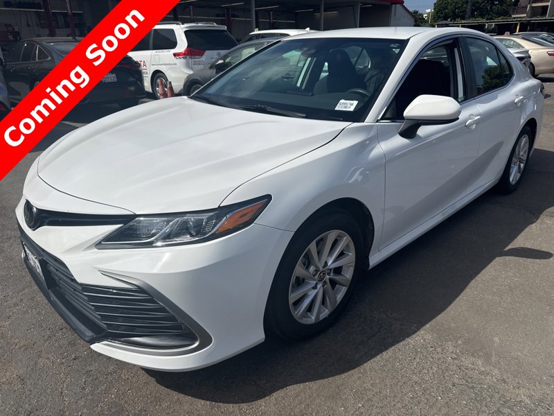 Used 2023 Toyota Camry LE image 1