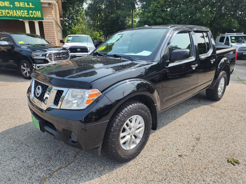Used 2018 Nissan Frontier SV image 1