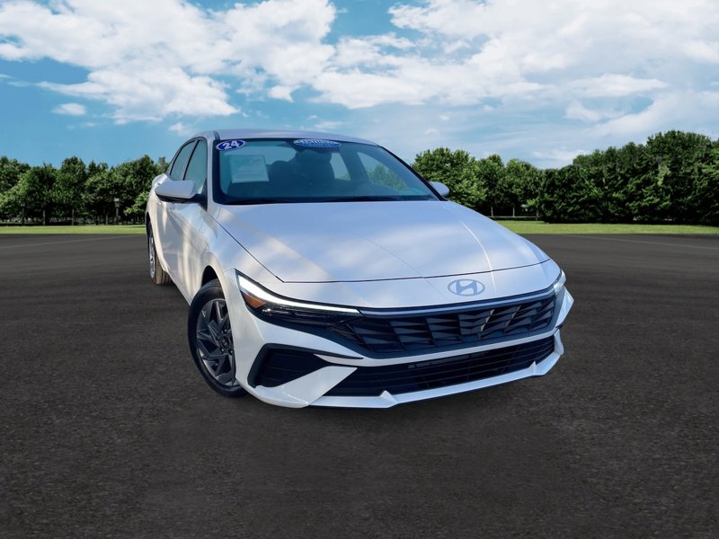 Certified 2024 Hyundai Elantra SEL image 1