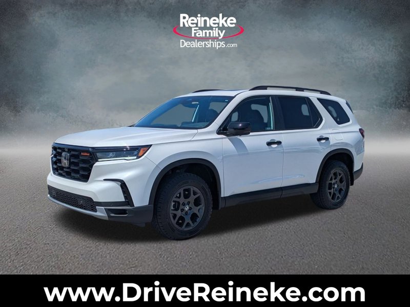 Certified 2024 Honda Pilot TrailSport image 1