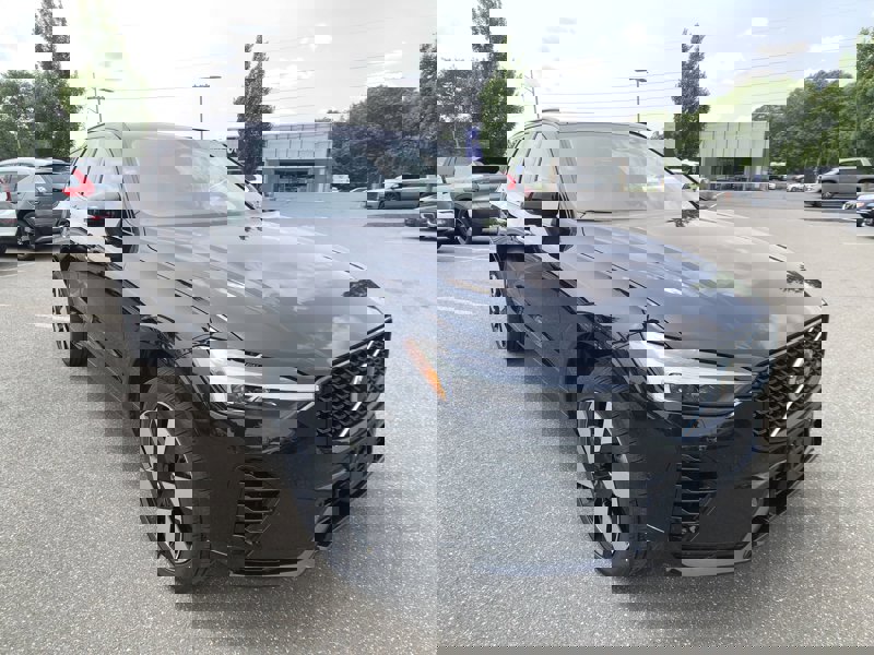 Certified 2025 Volvo XC60 T8 Plus w/ Protection Package Premier image 1